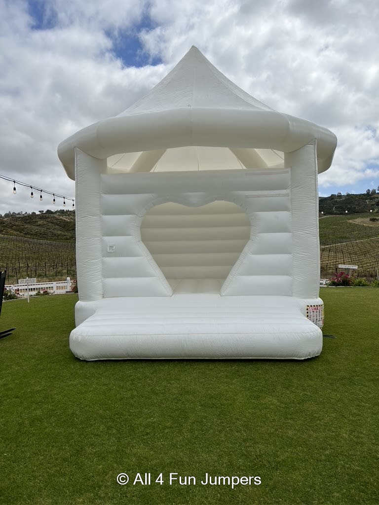 White Bouncer, White Jumper Rental Temecula, Menifee, Murrieta